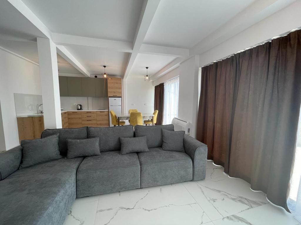 Sunrose Residences Sarandë エクステリア 写真