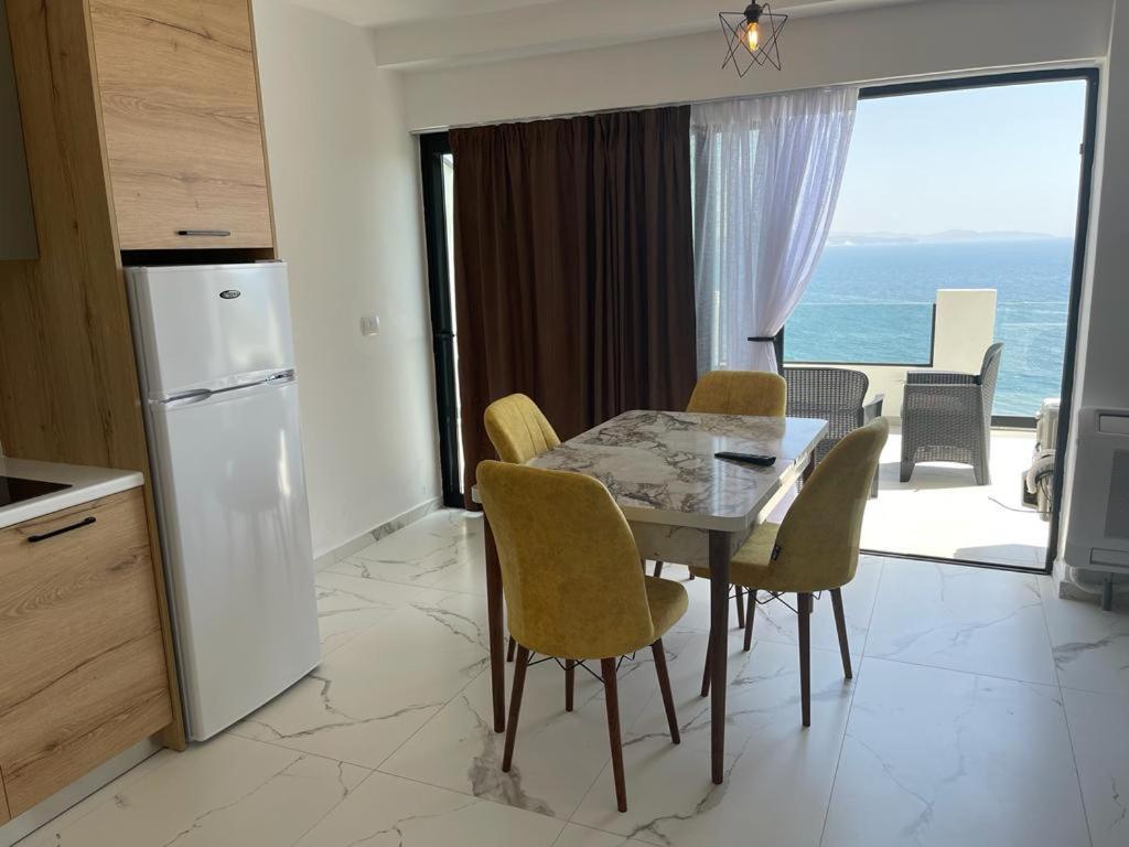 Sunrose Residences Sarandë エクステリア 写真