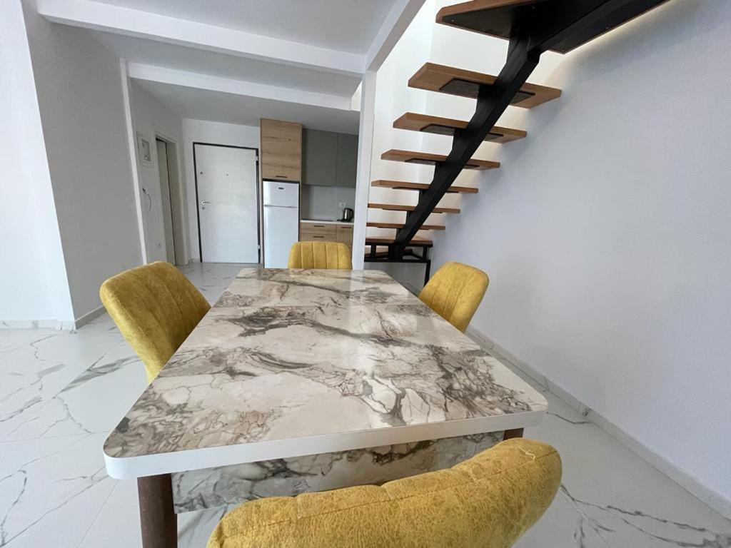 Sunrose Residences Sarandë エクステリア 写真